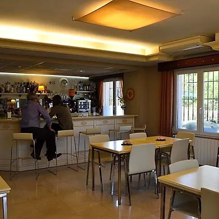 Versalles Hotel 3*