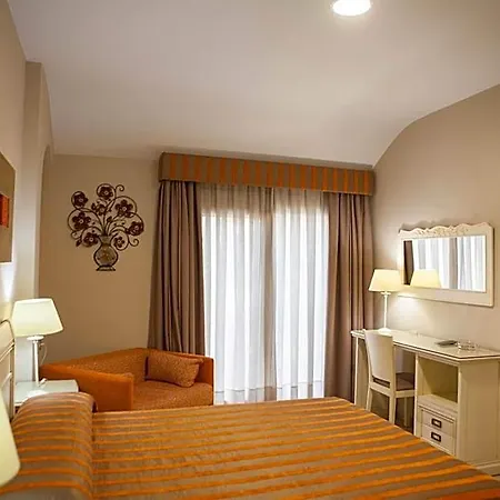 Hotel Versalles Granja de Rocamora