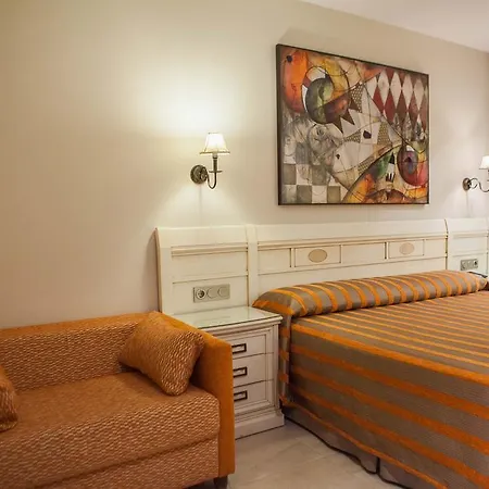 Hotel Versalles Granja de Rocamora