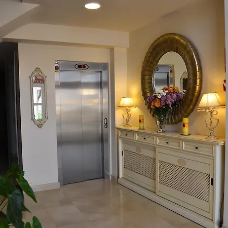 מלון Versalles 3*